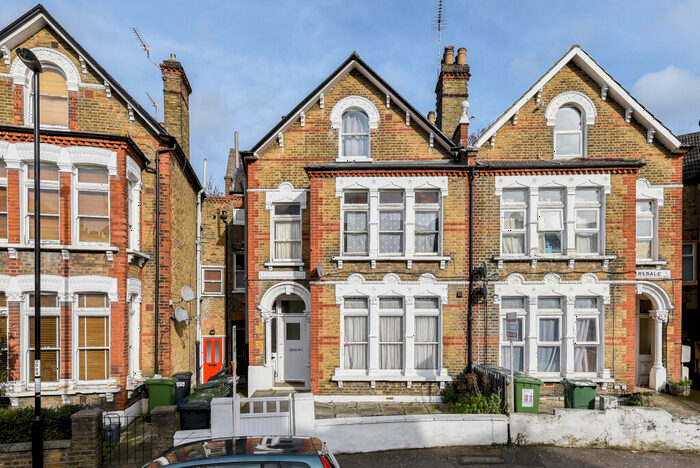 1 Bedroom Apartment To Rent In Halesworth Road, London, SE13