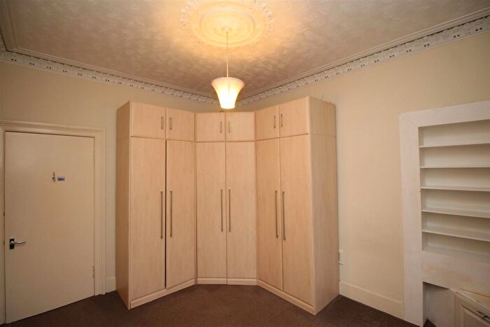 1 Bedroom Flat For Sale In Dempster Street, Greenock, PA15