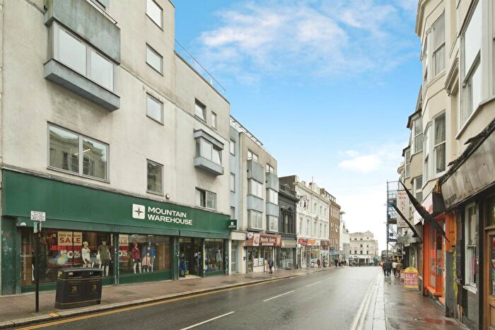 2 Bedroom Apartment For Sale In Queens Road, Brighton, BN1