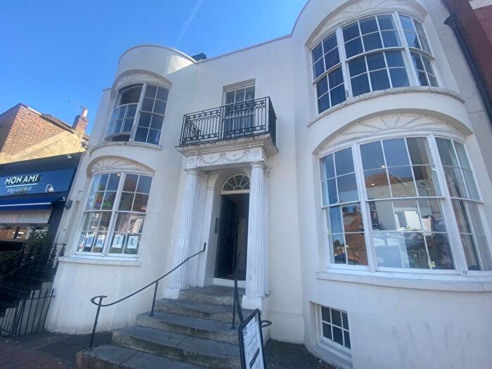 2 Bedroom House To Rent In High Street, Sittingbourne, ME10