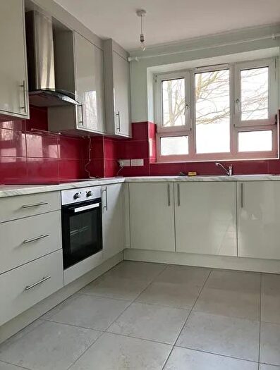 Studio To Rent In London Road, Mitcham, CR4