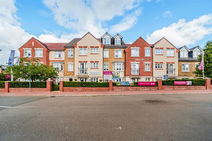 1 Bedroom Retirement Property For Sale In Ash Lodge, Walton-On-Thames, KT12