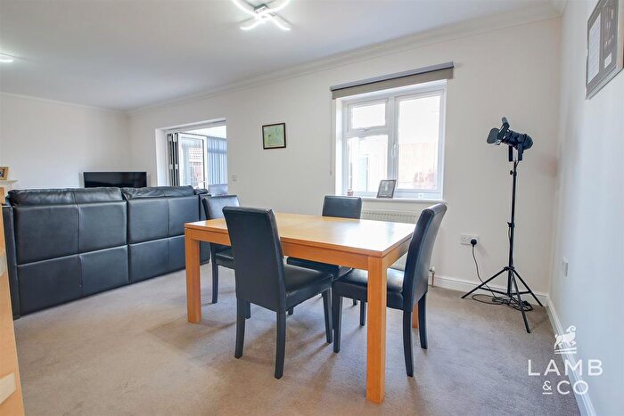 2 Bedroom Detached Bungalow For Sale In Highlands Grove, Great Clacton, CO15