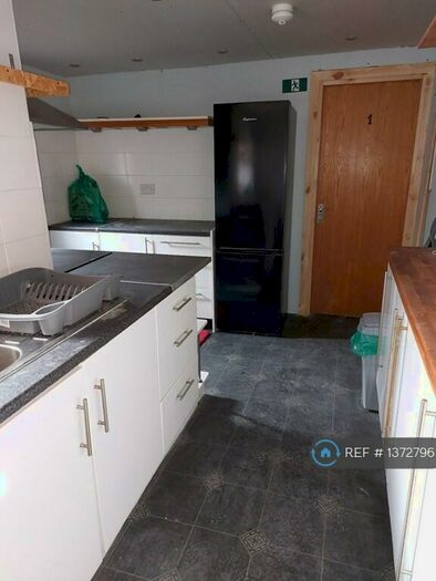 3 Bedroom Flat To Rent In Littleton Road, Lower Kersal, M7