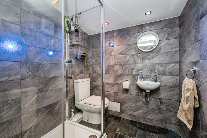 3 Bedroom End Terrace House For Sale In Crown Cottages, Ystradgynlais, Powys, SA9