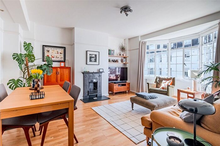 2 Bedroom Flat For Sale In Streatham Hill, London, SW2
