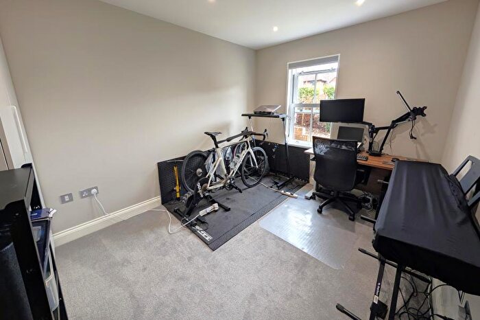 2 Bedroom Apartment To Rent In Woking, Surrey, GU22