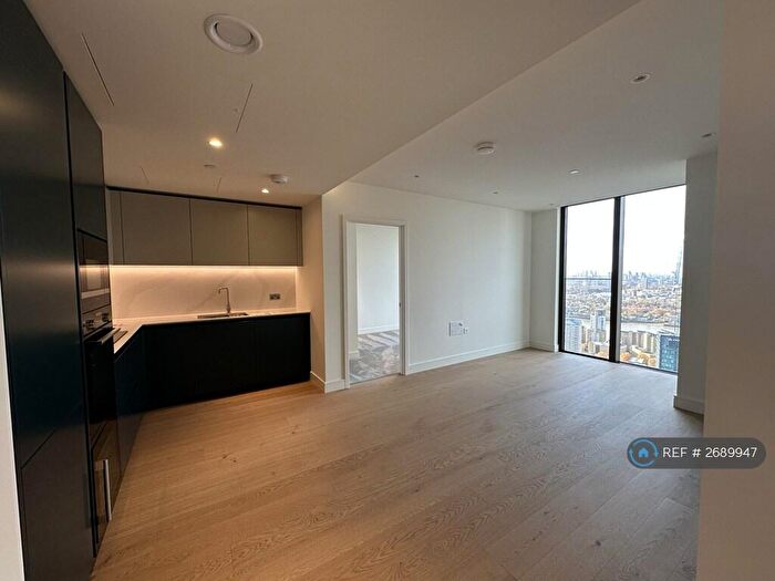 2 Bedroom Flat To Rent In Harcourt Tower, London, E14