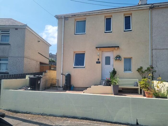 3 Bedroom Semi-Detached House For Sale In River View, Saltash, PL12