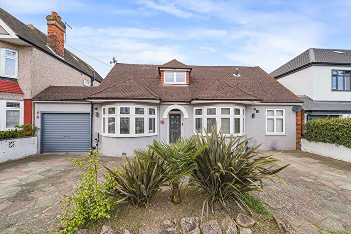 4 Bedroom Detached House For Sale In Knole Road, West Dartford, DA1