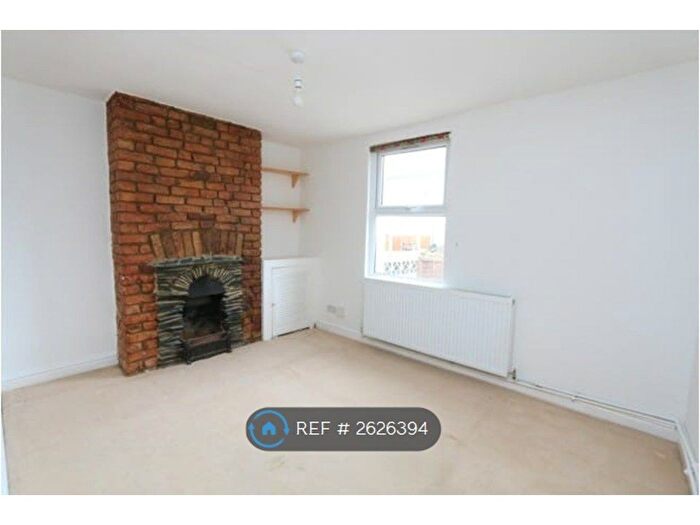 2 Bedroom End Of Terrace House To Rent In Bromley, Bromley, BR1