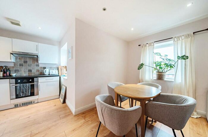 1 Bedroom Flat For Sale In Frederick Street, Aldershot, GU11