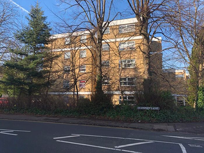 2 Bedroom Flat To Rent In Regents Court, Cheltenham, GL51