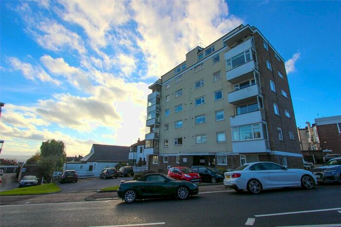 2 Bedroom Apartment To Rent In Grand Court West, Grand Drive, Leigh-on-Sea, Essex, SS9