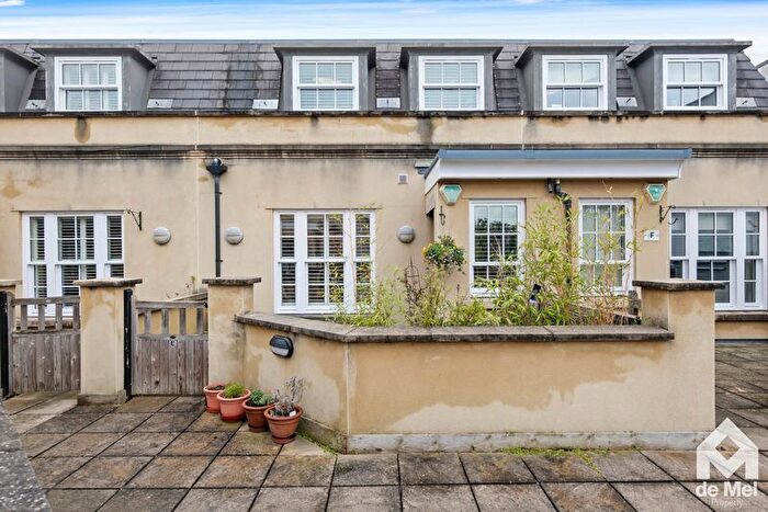 3 Bedroom Property For Sale In Clare Street, Cheltenham, Gloucestershire, GL53