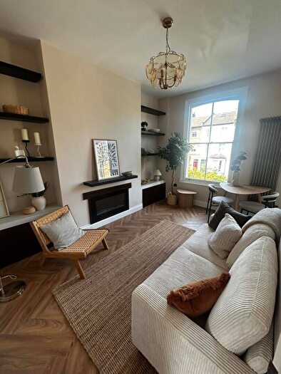 1 Bedroom Flat For Sale In Colvestone Crescent, Hackney, London, E8