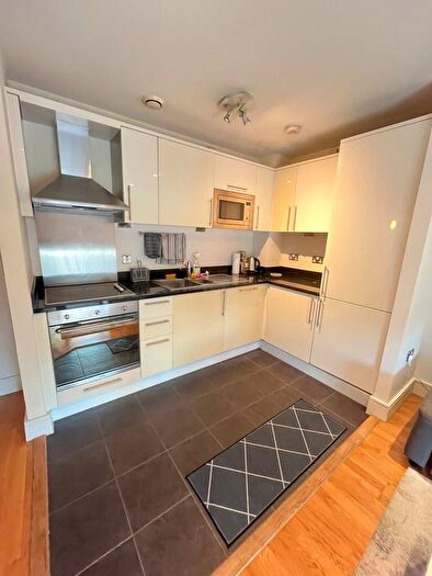 1 Bedroom Flat To Rent In Wharfside Point, Prestons Road, Blackwall, Canary Wharf, London, E14