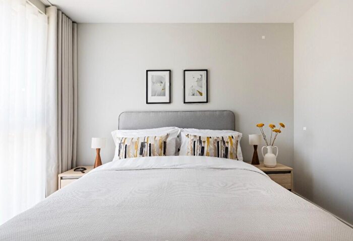 2 Bedroom Penthouse To Rent In Neptune Wharf, London, SE8