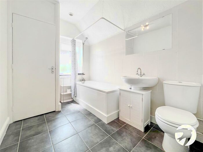 1 Bedroom Maisonette To Rent In London Road, Swanley, Kent, BR8