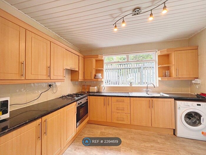 3 Bedroom Terraced House To Rent In Bank Street, Glasgow, G12