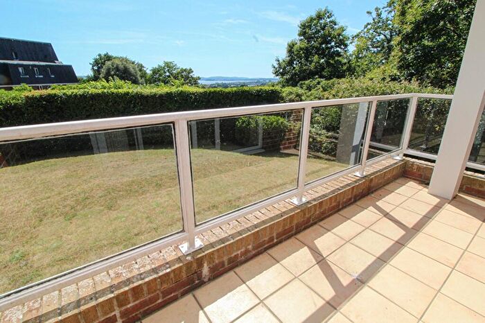 2 Bedroom Apartment For Sale In Ribbonwood Heights, Poole, BH14