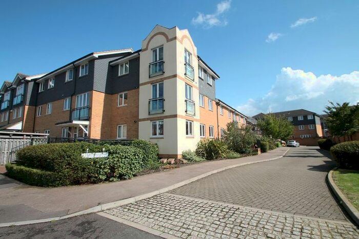 1 Bedroom Flat To Rent In Bowes Road, Staines-Upon-Thames, TW18