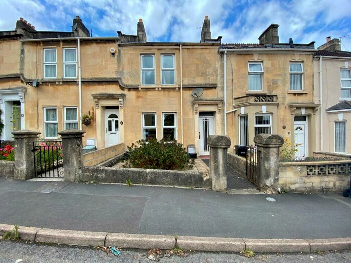 5 Bedroom House To Rent In West Avenue, BA2