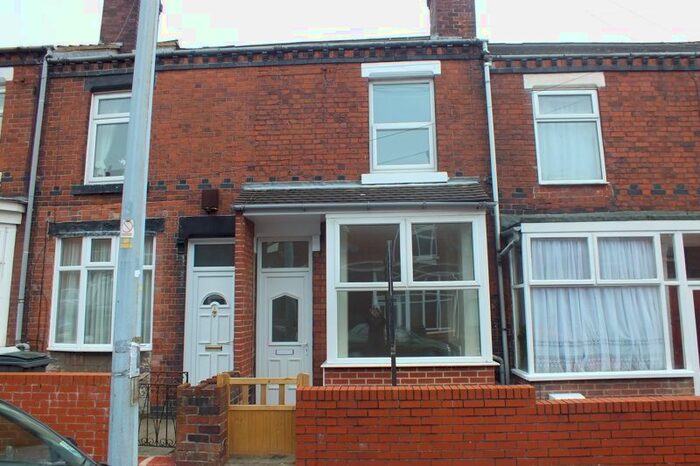 2 Bedroom Town House To Rent In Dartmouth Street, Burslem, Stoke-On-Trent ST6