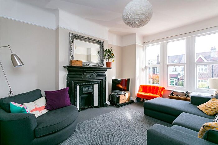 3 Bedroom Maisonette To Rent In Valley Road, Streatham, Lambeth, London, SW16
