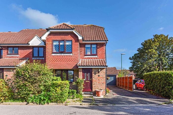 4 Bedroom Semi-detached House For Sale In Mosse Gardens, Chichester, PO19