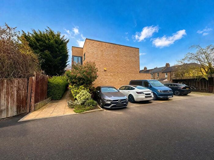 3 Bedroom End Of Terrace House For Sale In Colbeck Mews, London, SE6