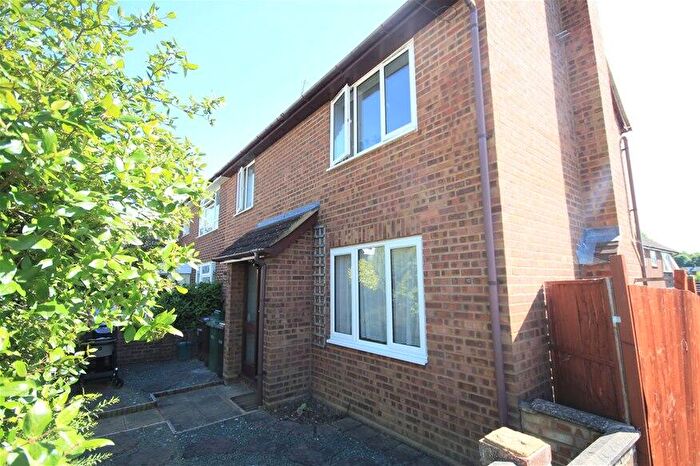 2 Bedroom House To Rent In Batford Road, Harpenden, AL5