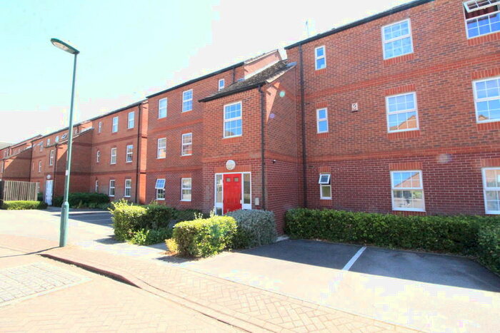 2 Bedroom Apartment To Rent In Gilbert Close, Nottingham, NG5