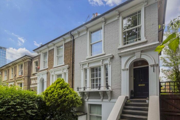 2 Bedroom Flat To Rent In Chiswick High Road, London, W4