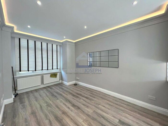 2 Bedroom Flat To Rent In Arragon Gardens, Streatham, SW16