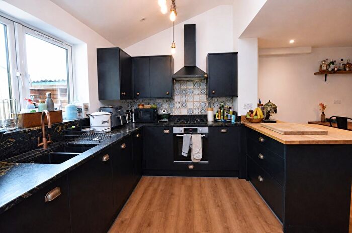 3 Bedroom Property To Rent In Grovebury Close, Brundall, NR13