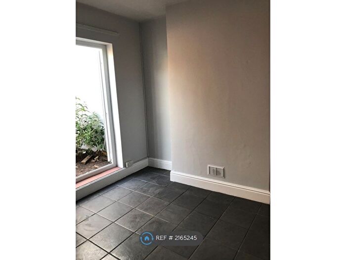 3 Bedroom Terraced House To Rent In British Rd, Bristol, BS3