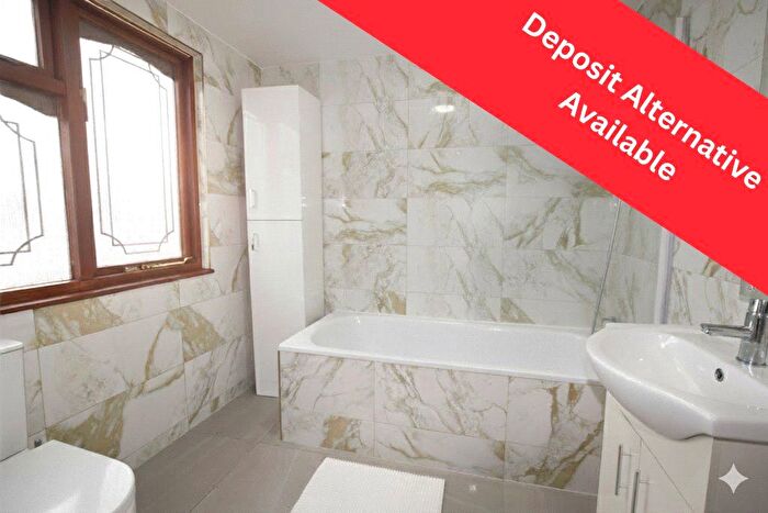 4 Bedroom Terraced House To Rent In Blackbush Avenue, Romford, RM6