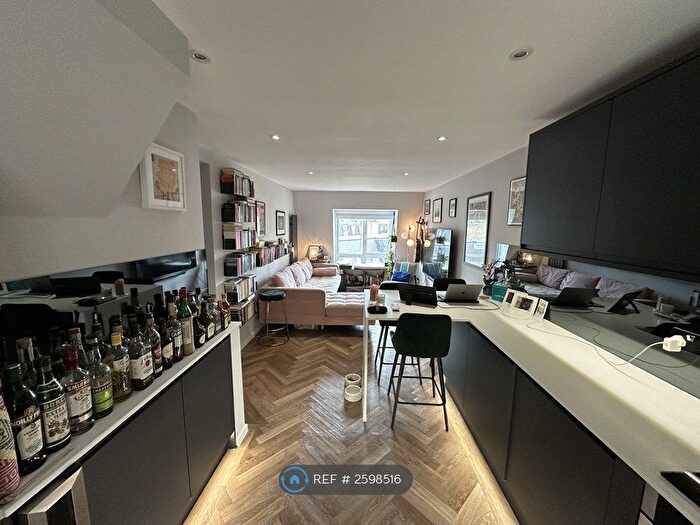 1 Bedroom Flat To Rent In King's House, London, SW8