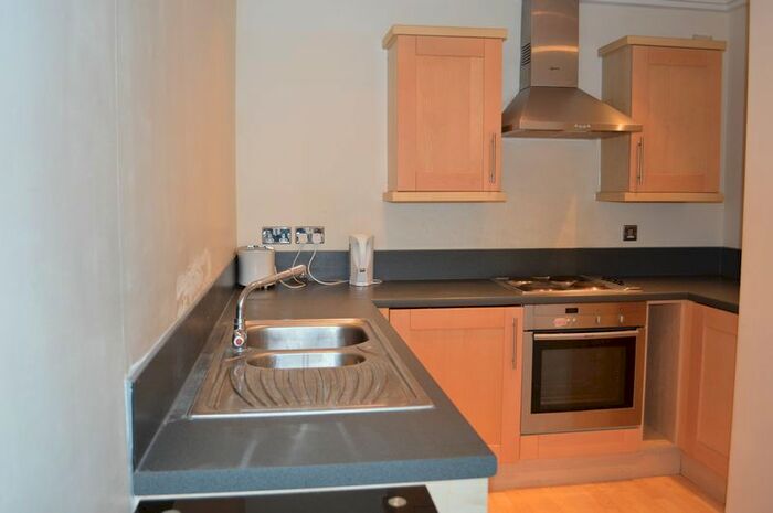 2 Bedroom Flat To Rent In Victoria Road, London, W3