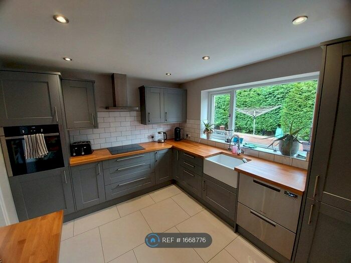 3 Bedroom Semi-Detached House To Rent In Kirkham Grove, Harrogate, HG1