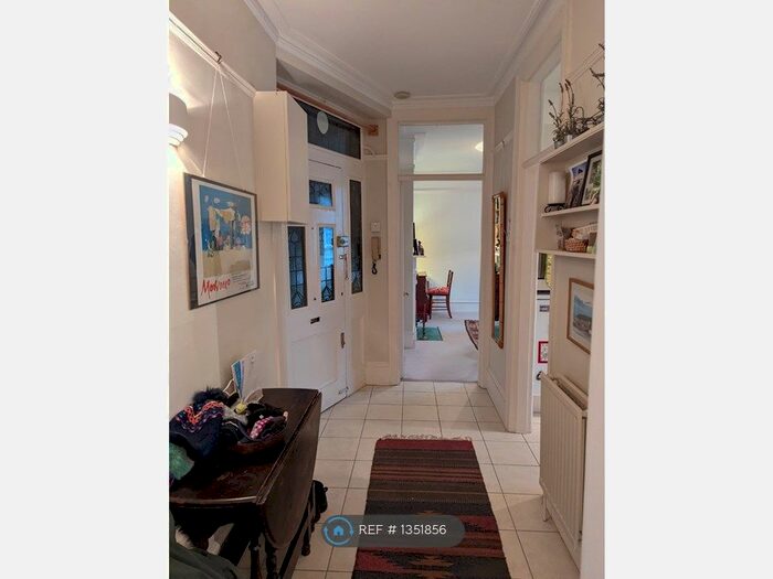 2 Bedroom Flat To Rent In Waldemar Avenue Mansions, London, SW6