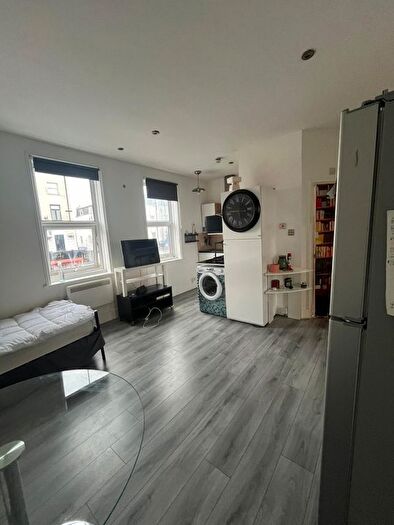 Studio To Rent In Commercial Road, Whitechaple/Shadwell, E1