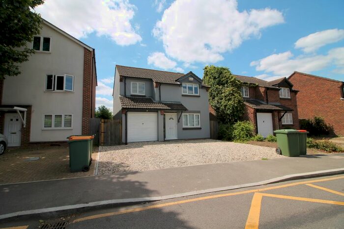 5 Bedroom Detached House To Rent In Jade Close, London, E16