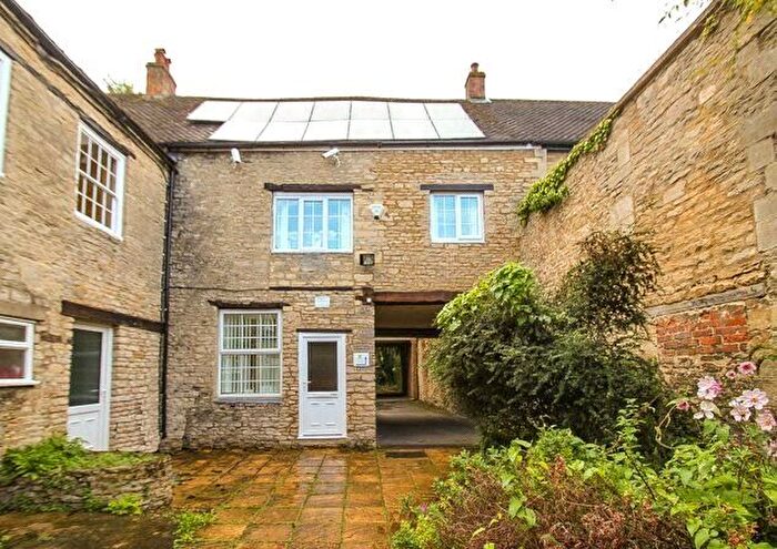 1 Bedroom Flat To Rent In High Street, Witney, Oxfordshire, OX28