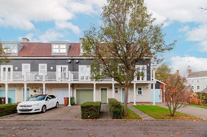 4 Bedroom Terraced House For Sale In Beaumont Drive, Worcester Park, KT4