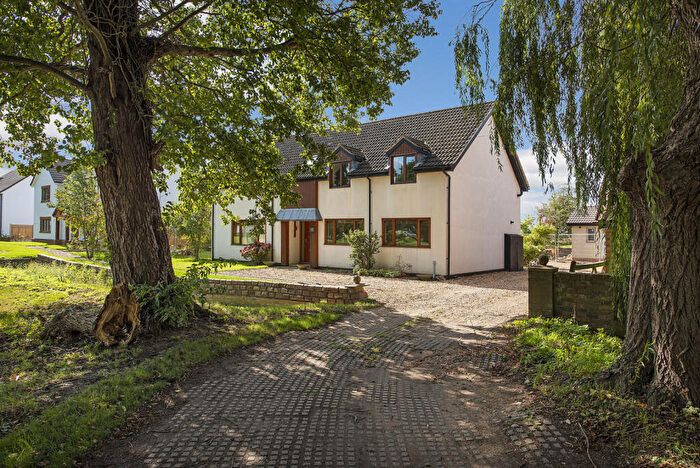 5 Bedroom Detached House For Sale In The Green, Beeston, Sandy, Bedfordshire, SG19