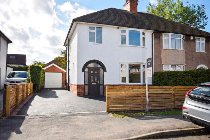 3 Bedroom Semi-Detached House For Sale In Leyland Road, Harrogate, HG1