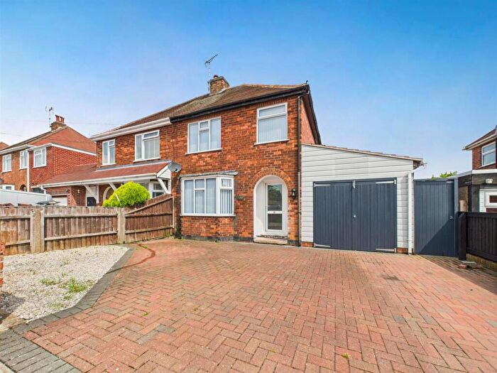 3 Bedroom Semi-Detached House To Rent In St. Marys Avenue, Gedling, Nottingham, NG4