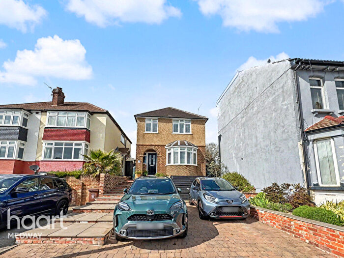 3 Bedroom Detached House For Sale In Prospect Avenue, Rochester, ME2